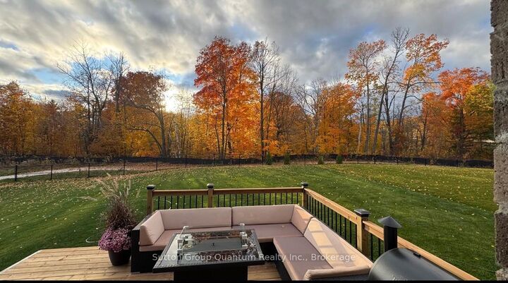 Property Photo:  174 Rosanne Circle  ON L9Z 1J7 
