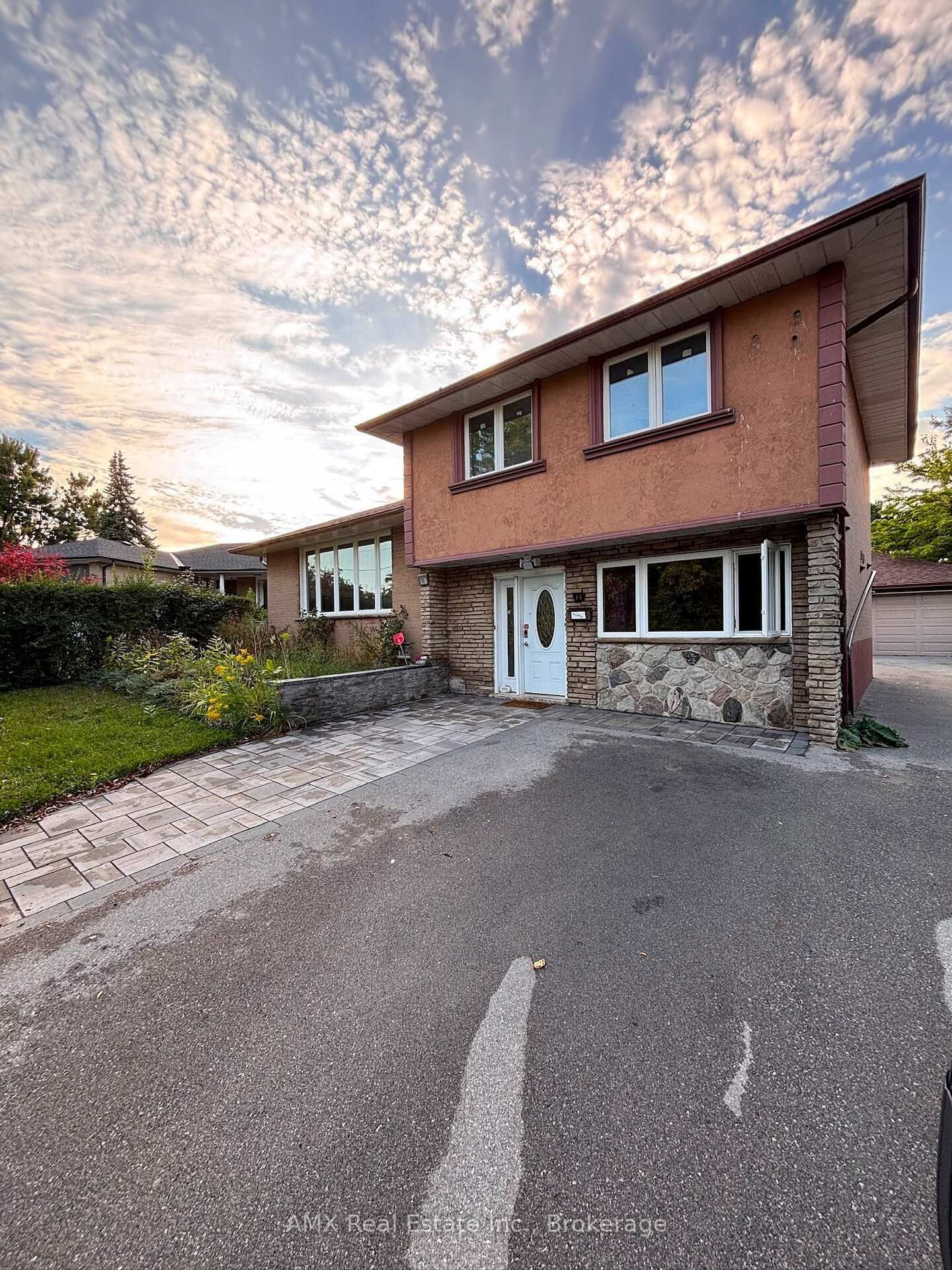 Property Photo:  14 Camperdown Avenue  ON M9R 3T4 