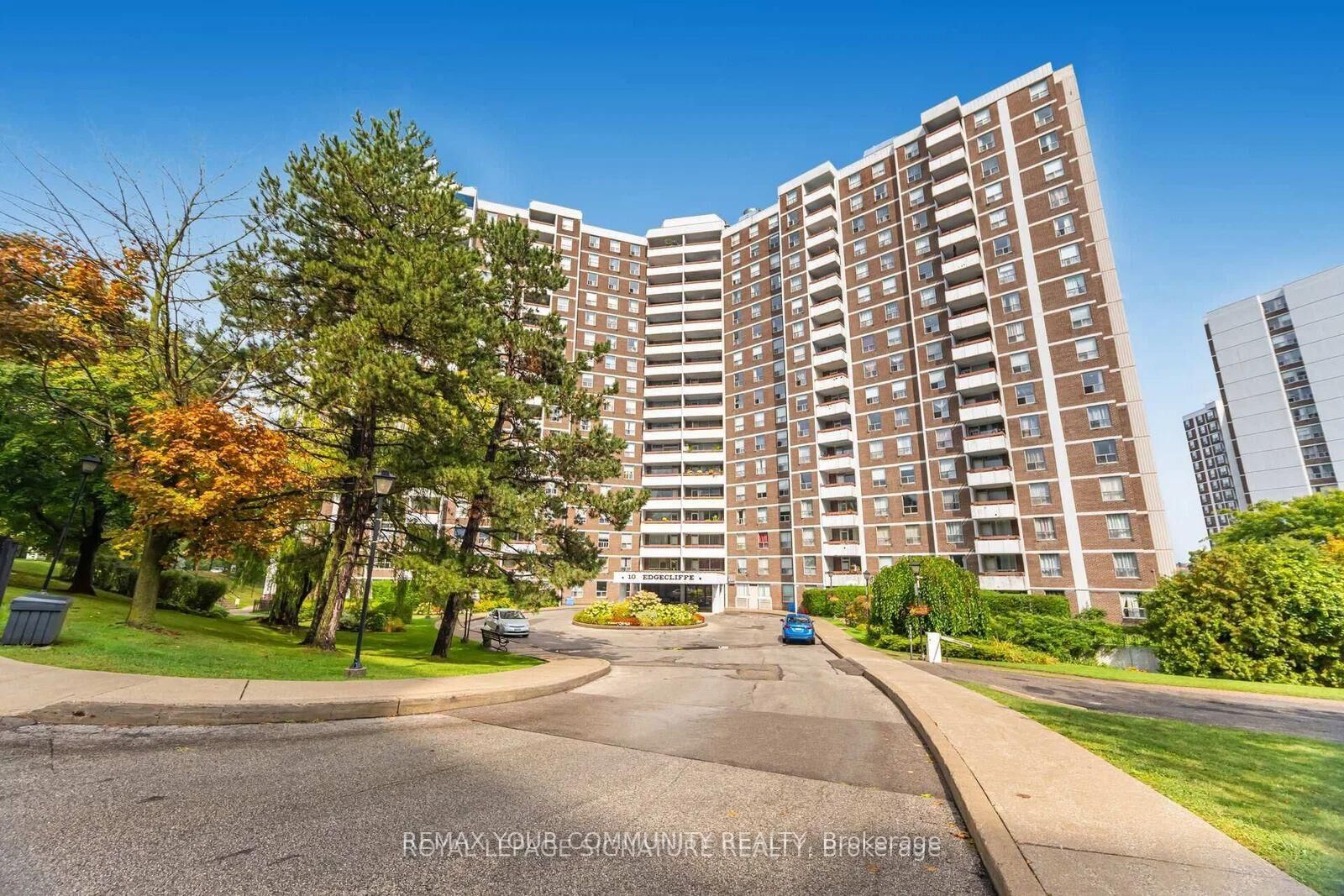 Property Photo:  10 Edgecliff Golfway 514  ON M3C 3A3 