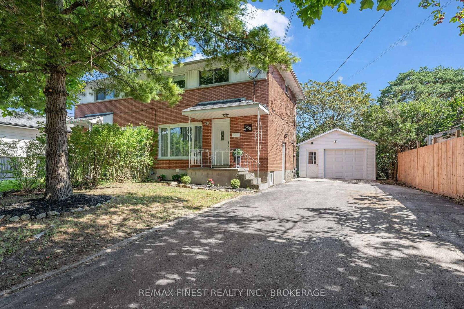 Property Photo:  330 Meadowcrest Road  ON K7M 3S3 