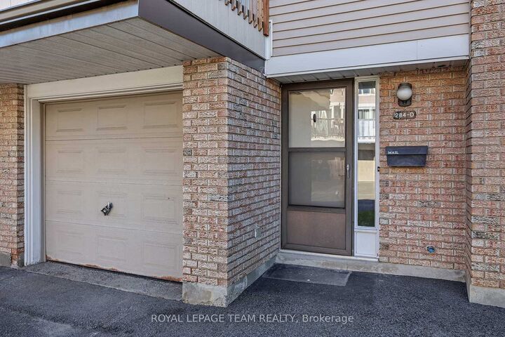 Property Photo:  284 Dalehurst Drive D  ON K2G 4J5 