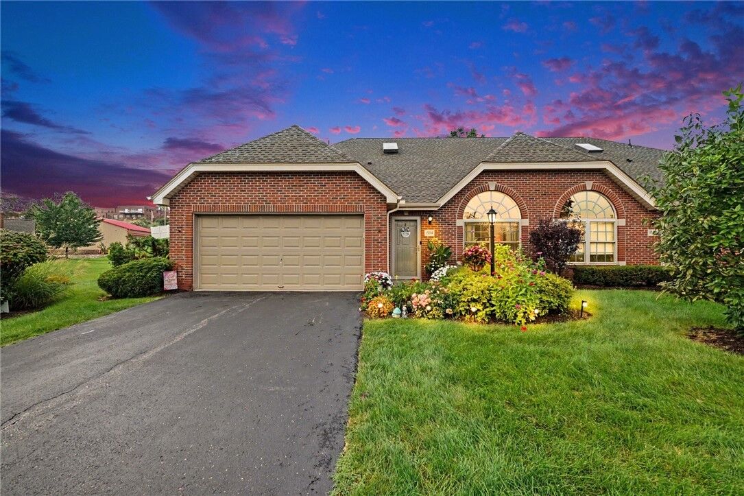 Property Photo: 1504 Dunhill Court PA 15108