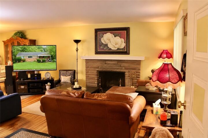 Property Photo:  5735 Oakhill Rd  PA 15044 