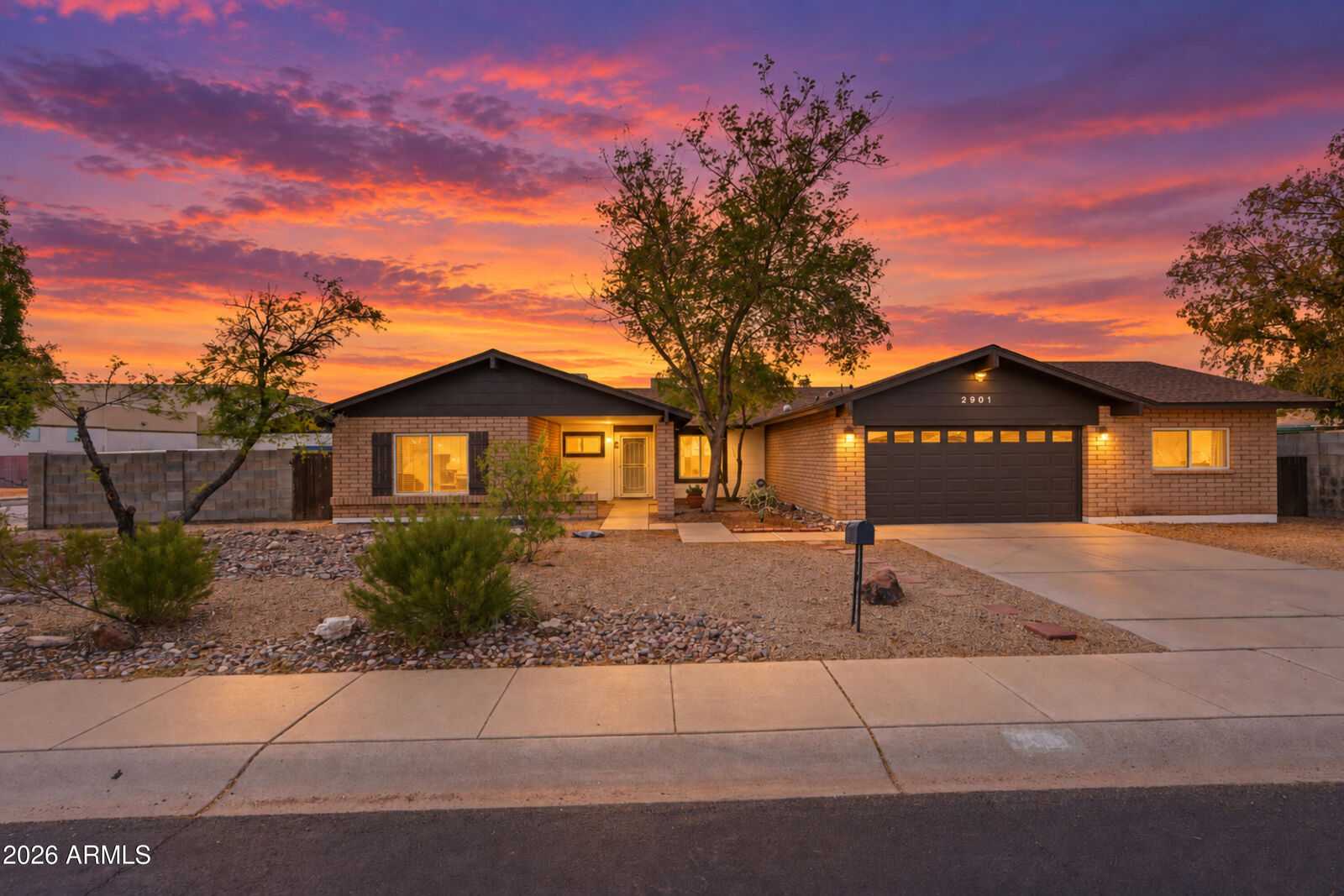 Property Photo:  2901 W Kathleen Road  AZ 85053 
