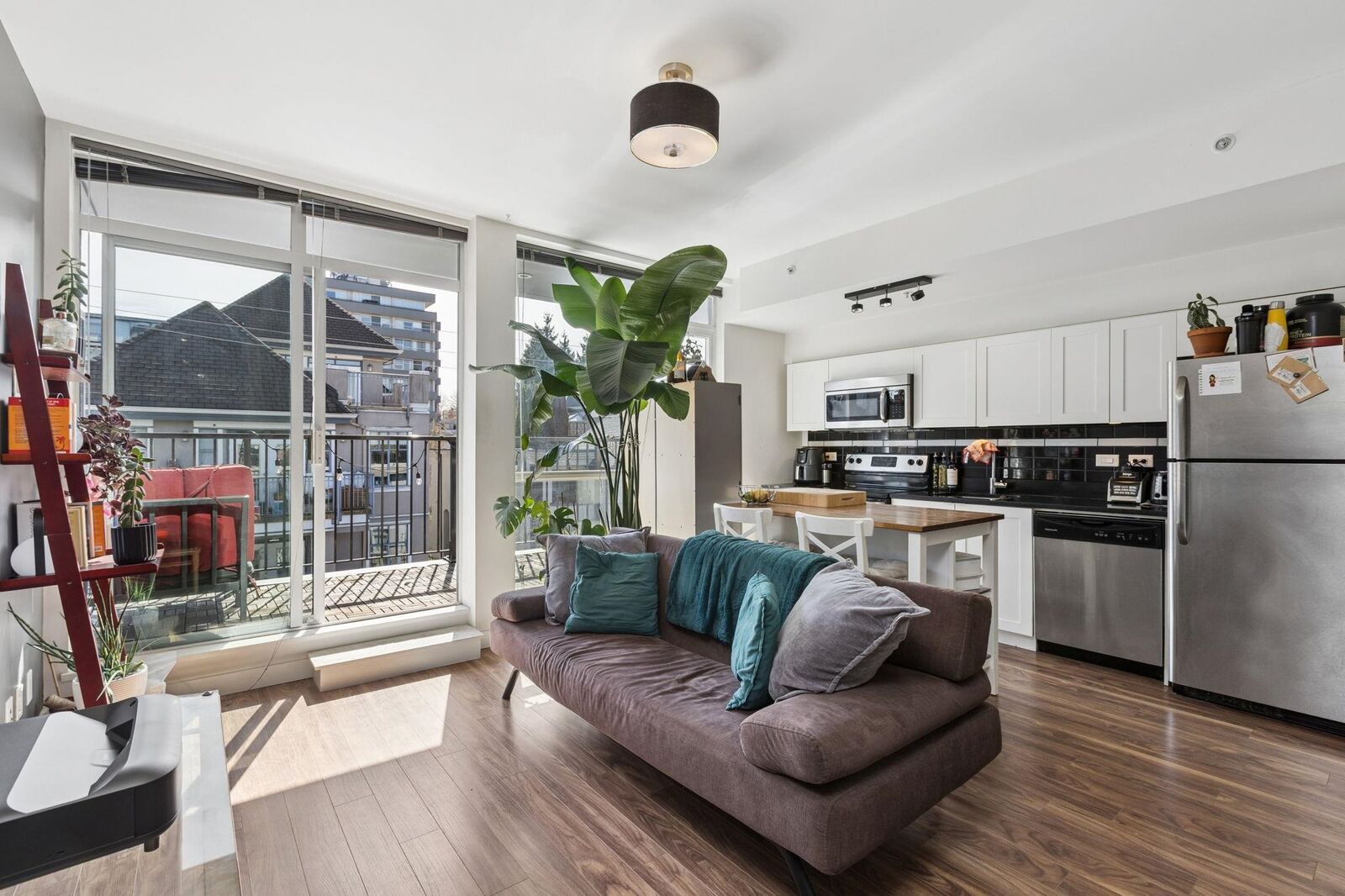 Property Photo: 2511 Quebec Street 406 BC V5T 0B6