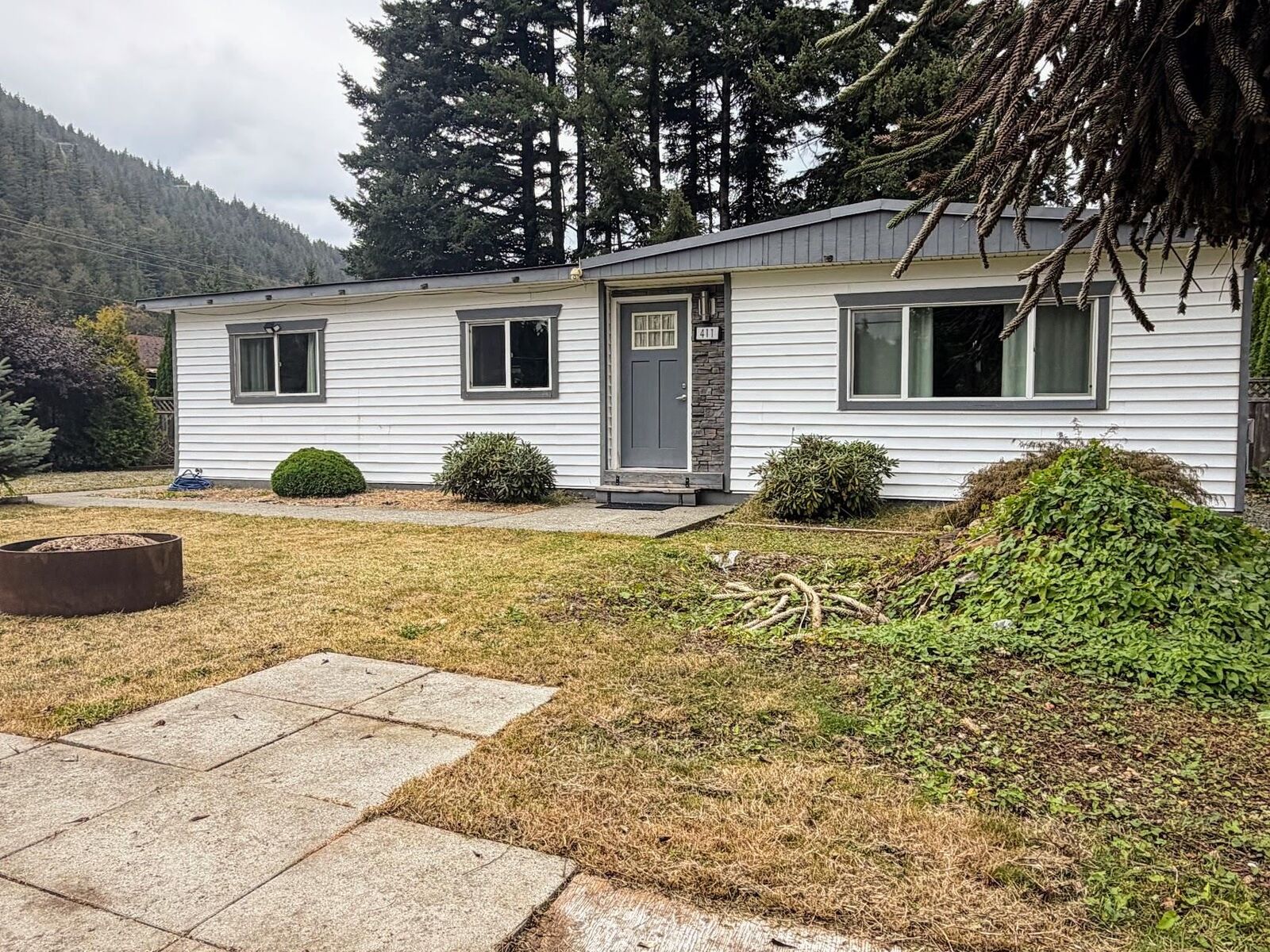 Property Photo: 411 Emerald Avenue BC V0M 1K0
