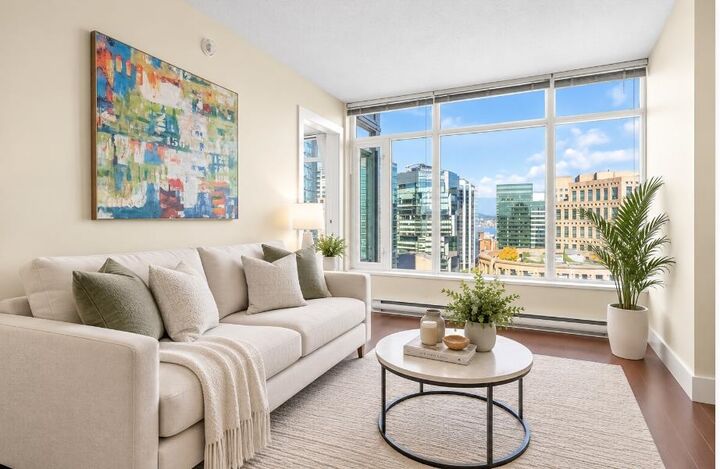 Photo de la propriété: 888 Homer Street 2504 BC V6B 0H7