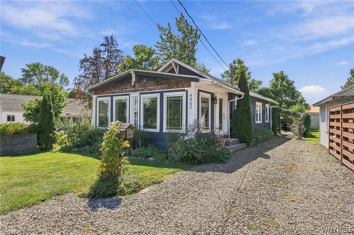 Property Photo:  4462 Windsor Terrace  NY 14075 