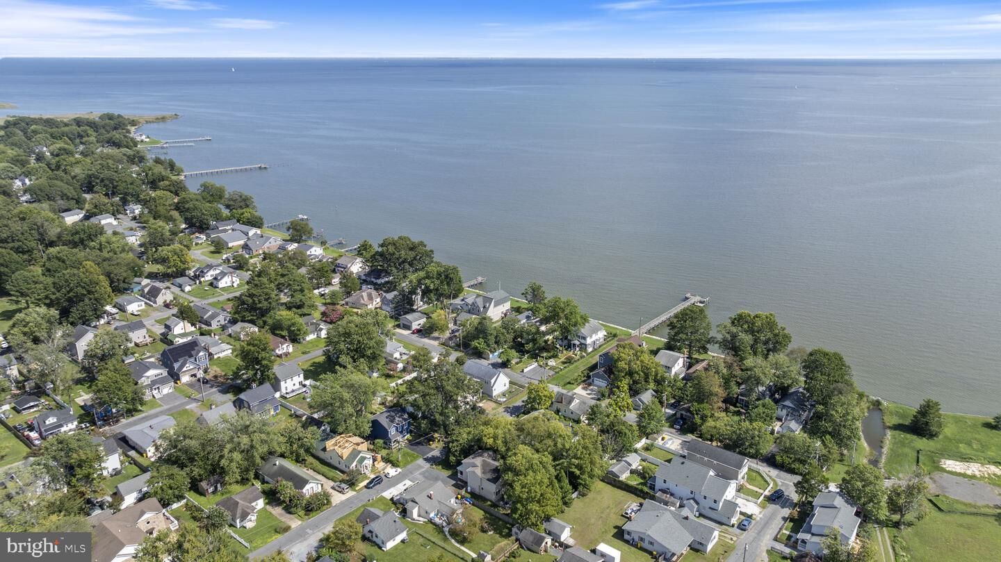 Property Photo: 621 E Marshall Avenue MD 20751