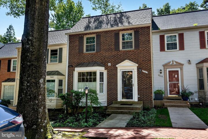 Property Photo:  8227 Goldstream Court  VA 22182 