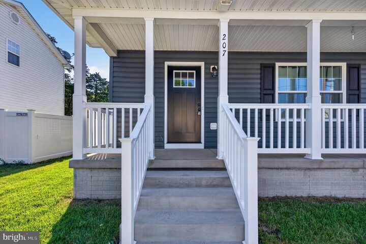 Property Photo:  207 S Loudoun Street  VA 22657 