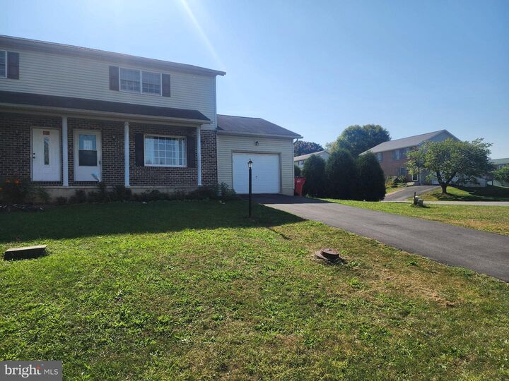 Property Photo: 3 Holly Court PA 17257