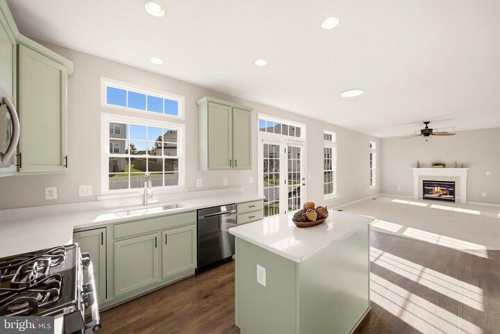 Property Photo:  32 Potterfield Drive  VA 20180 