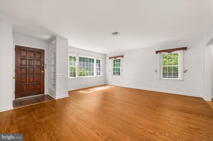 Property Photo:  11 Anthony Wayne Drive  PA 19087 