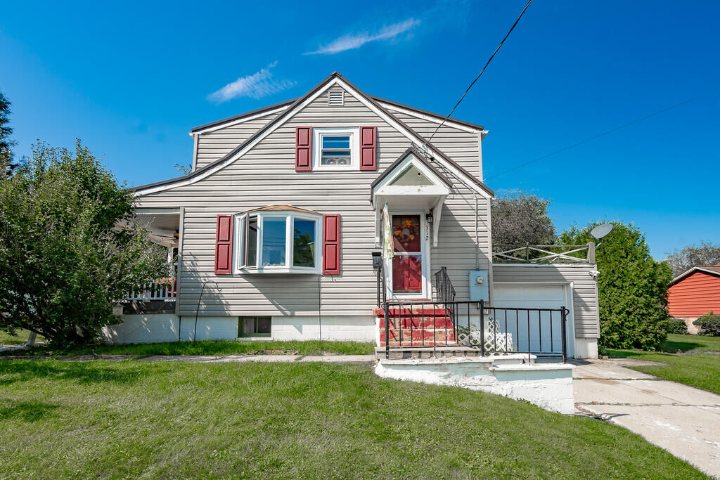 Property Photo: 312 Salmon Avenue PA 15904