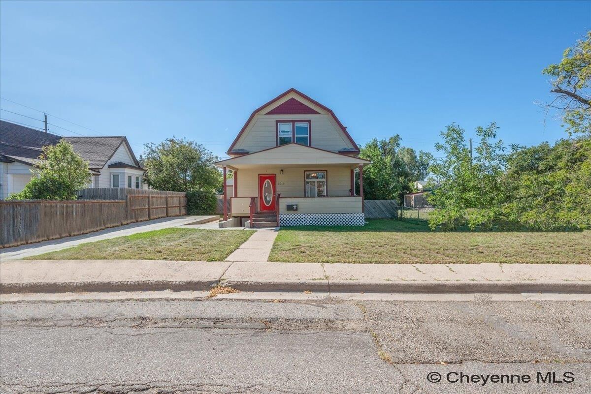 Property Photo:  2215 E 17th St  WY 82001 