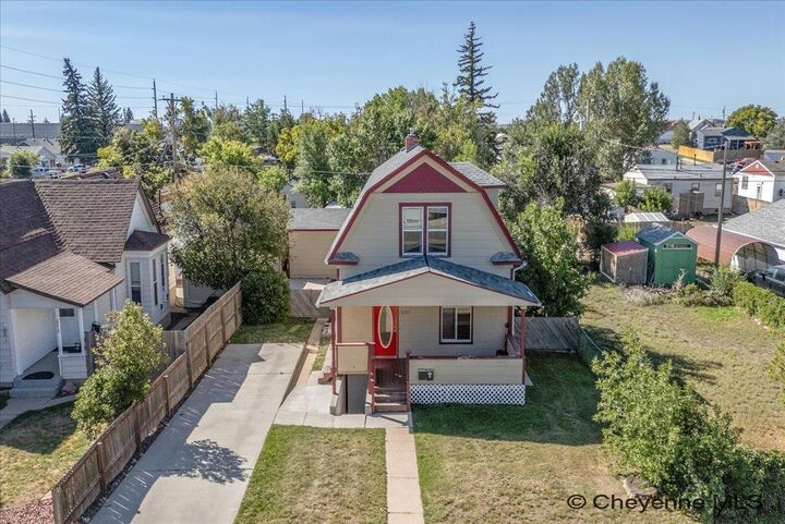 Property Photo: 2215 E 17th St WY 82001