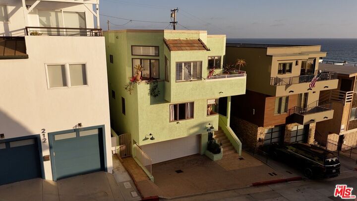 Property Photo:  208 43rd St  CA 90266 