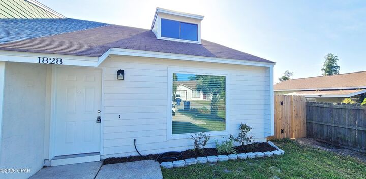 Property Photo:  1828 Lake Avenue  FL 32405 