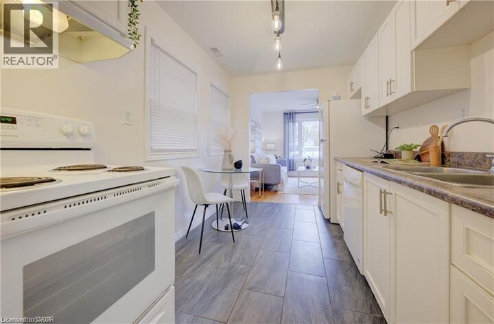 Property Photo:  73 East 33rd Street  ON L8V 3T3 