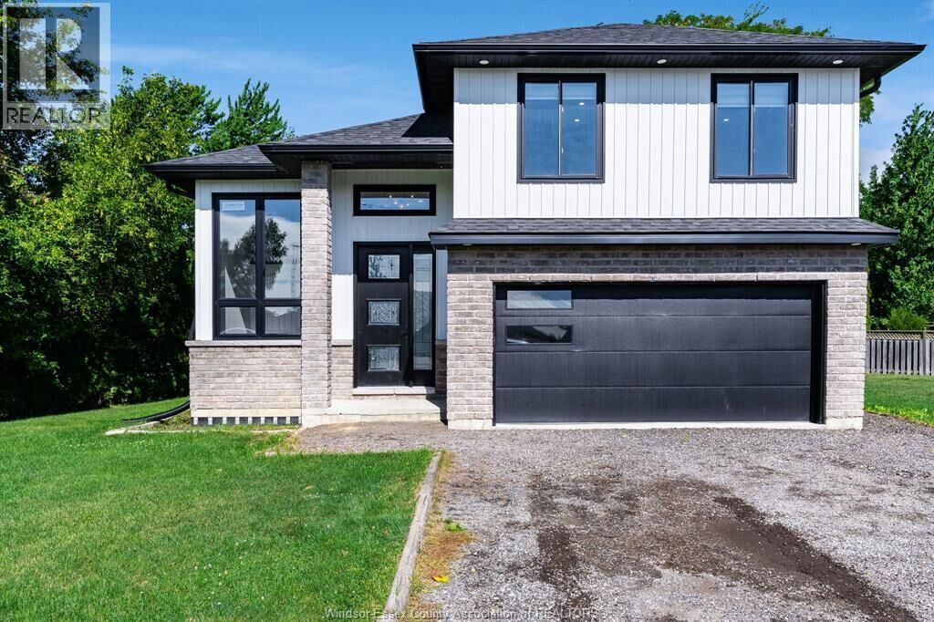 Property Photo:  114 George Street  ON N0P 1W0 
