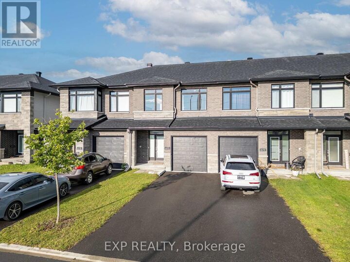 Property Photo: 677 Cordelette Circle ON K1W 0P2