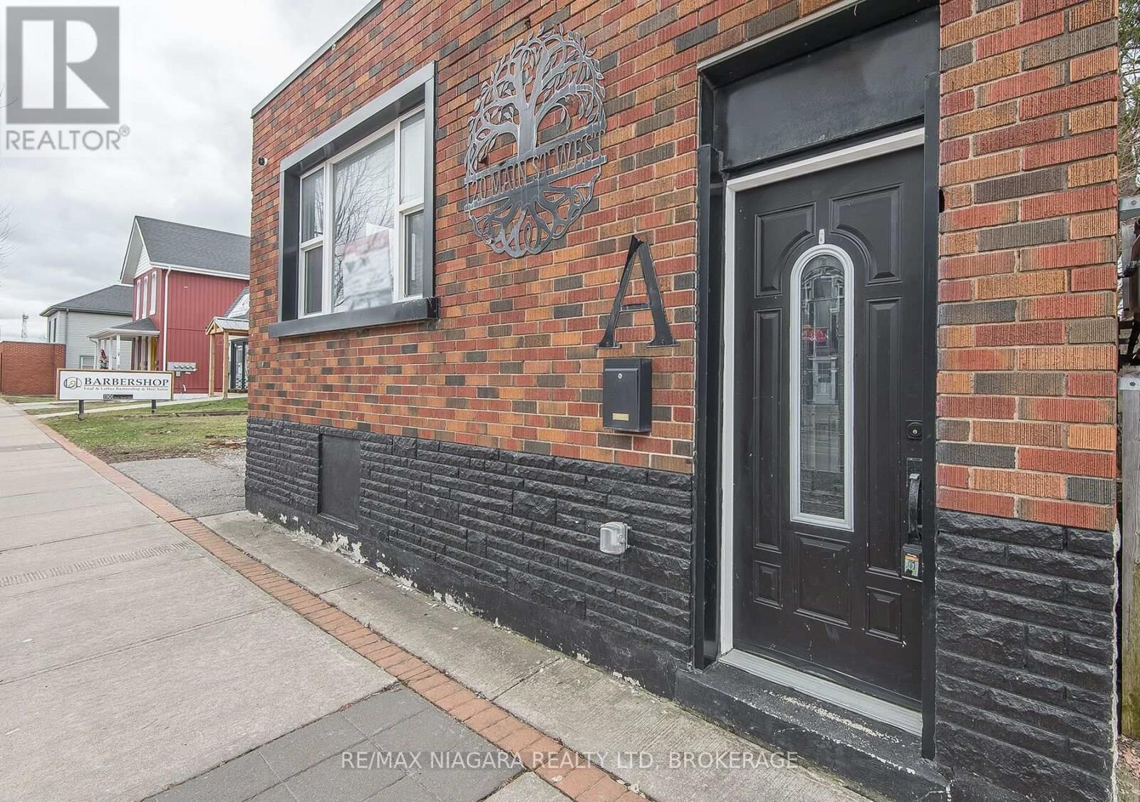 Property Photo:  120 Main Street West  ON L3K 3V2 