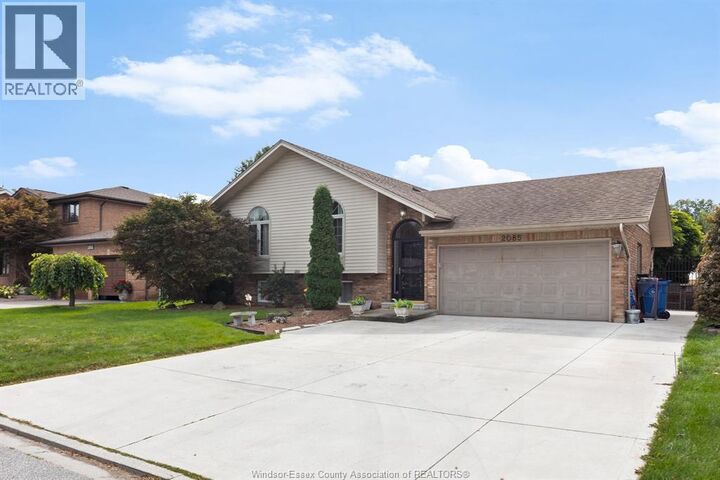 Property Photo:  2085 Edgemore  ON N9H 2J9 