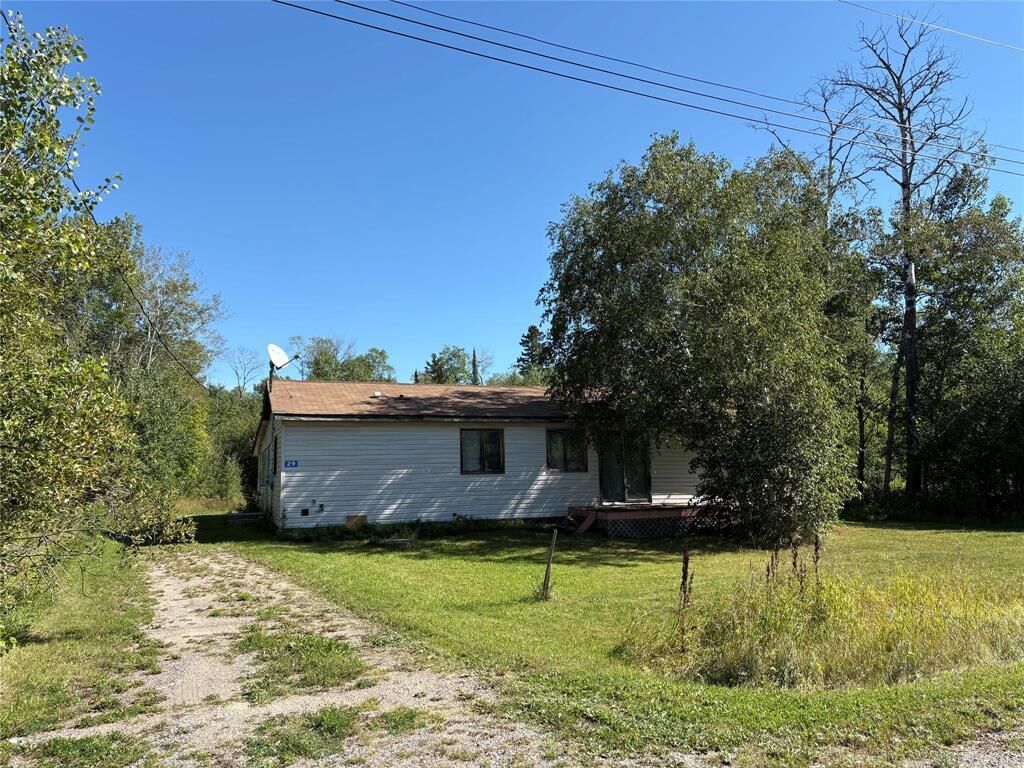 Property Photo:  29 Spruce Street  MB R0E 2E0 
