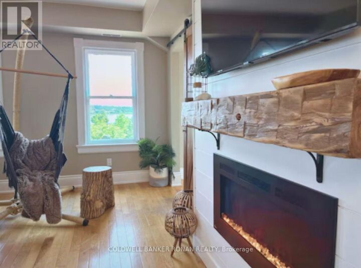 Property Photo:  268 Bradford Street 3rd Floor  ON L4N 3B8 
