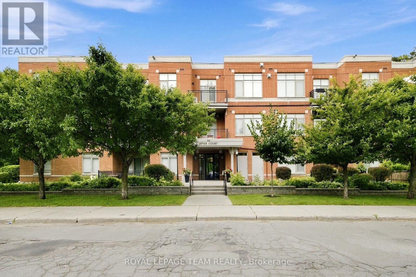 Property Photo:  950 Marguerite Avenue 212  ON K1K 3T8 