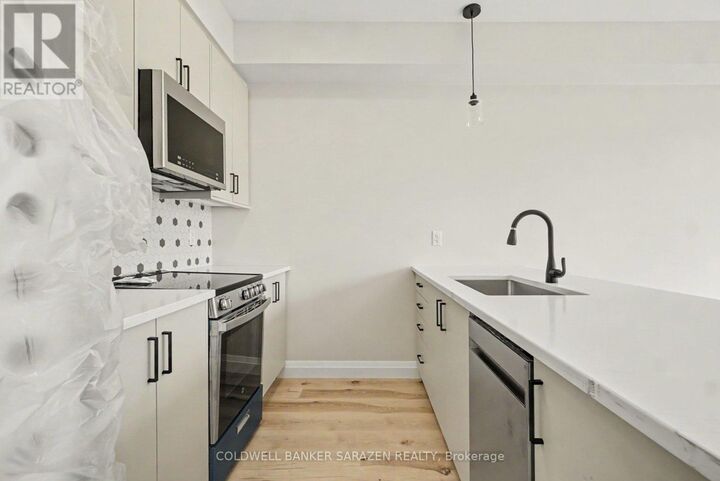 Property Photo: 42 McArthur Avenue 302 ON K1L 6R2