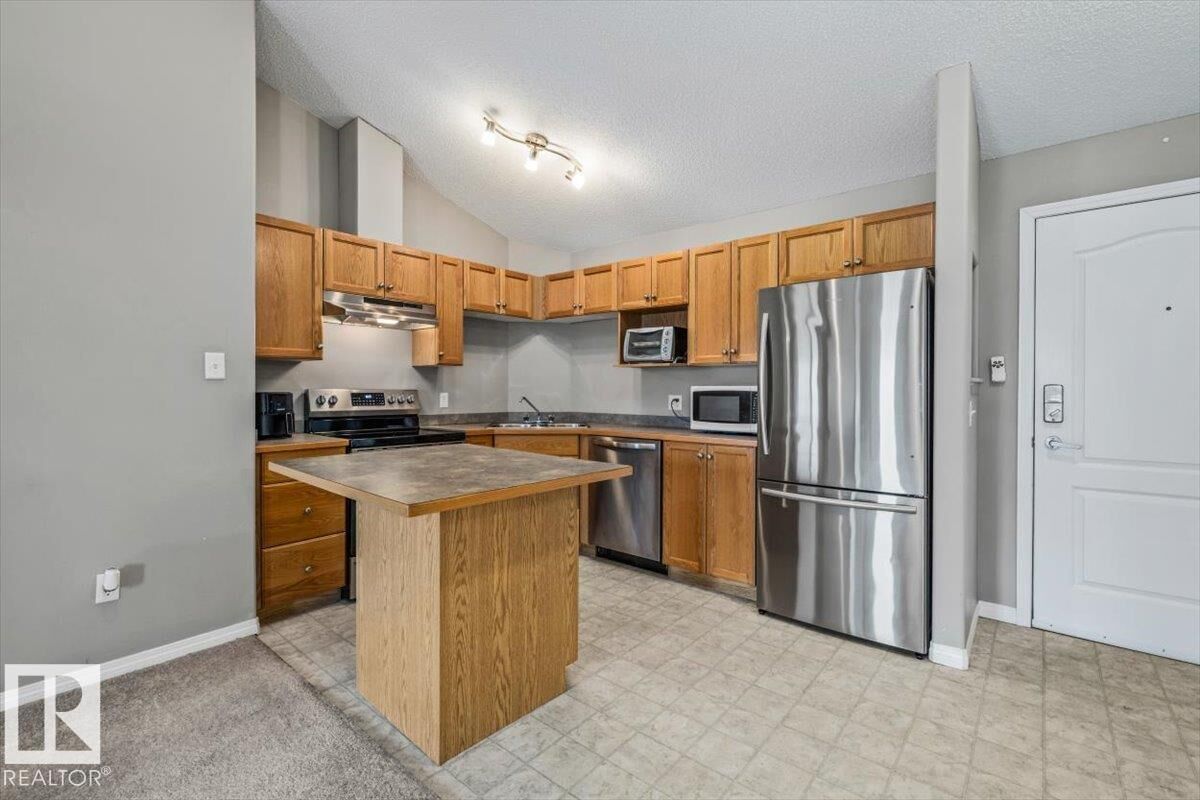 Property Photo: #402 5340 199 St NW AB T6M 0A5