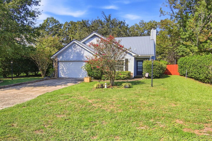 Property Photo:  2129 Bellmeade Circle  FL 32566 