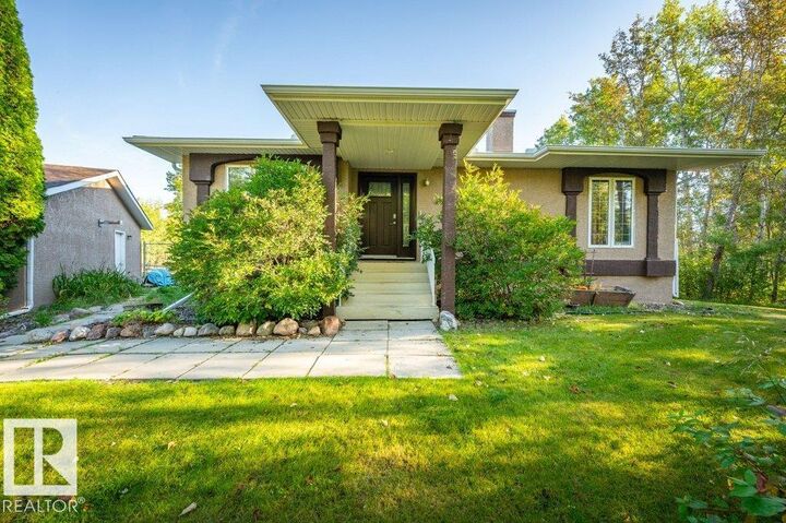Property Photo:  51069 Rge Road 215 62  AB T8E 1G7 