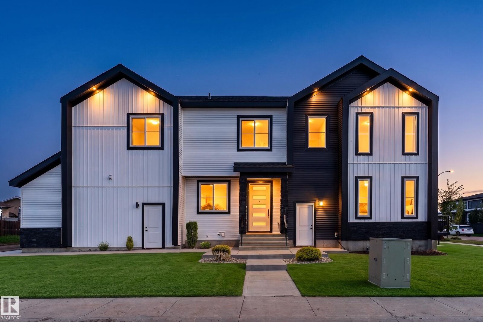 Property Photo:  84 Maple Crescent  AB T0A 1N0 