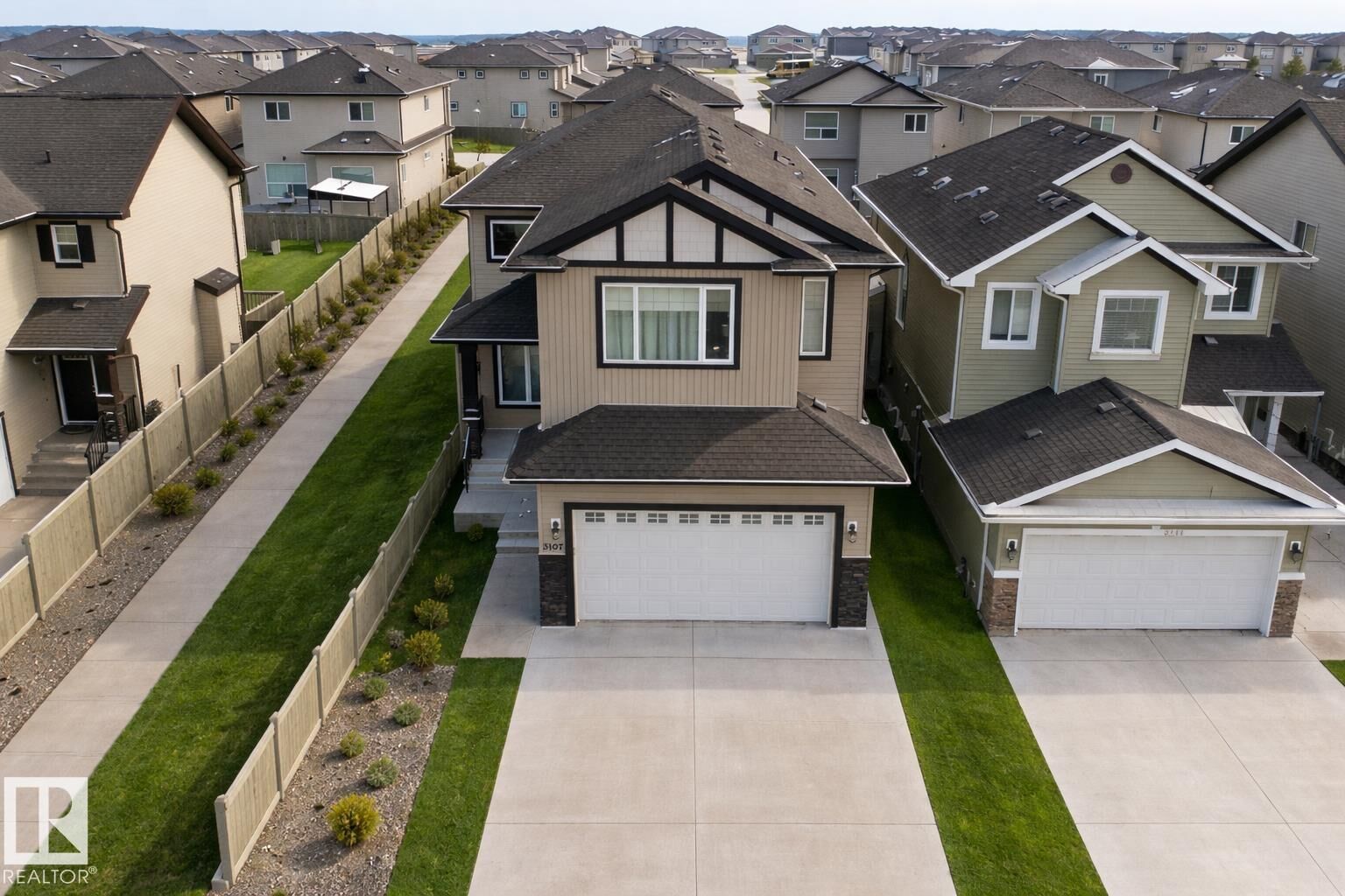 Property Photo:  3107 13 Avenue NW  AB T6T 0Z3 