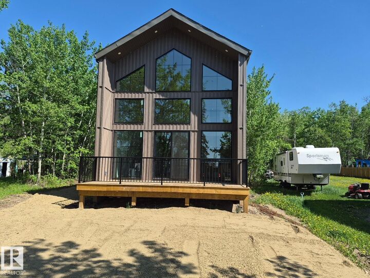 Property Photo:  51551 Rge Road 212A  AB T8G 1G1 