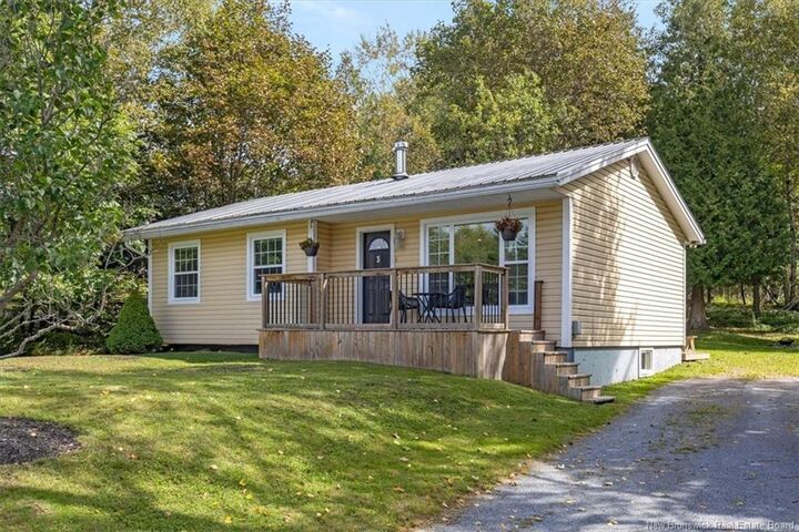 Property Photo:  3 Boyd Avenue  NB E2E 1B2 