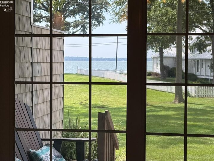 Property Photo:  111 W Lakeshore Drive 2B  OH 43438 