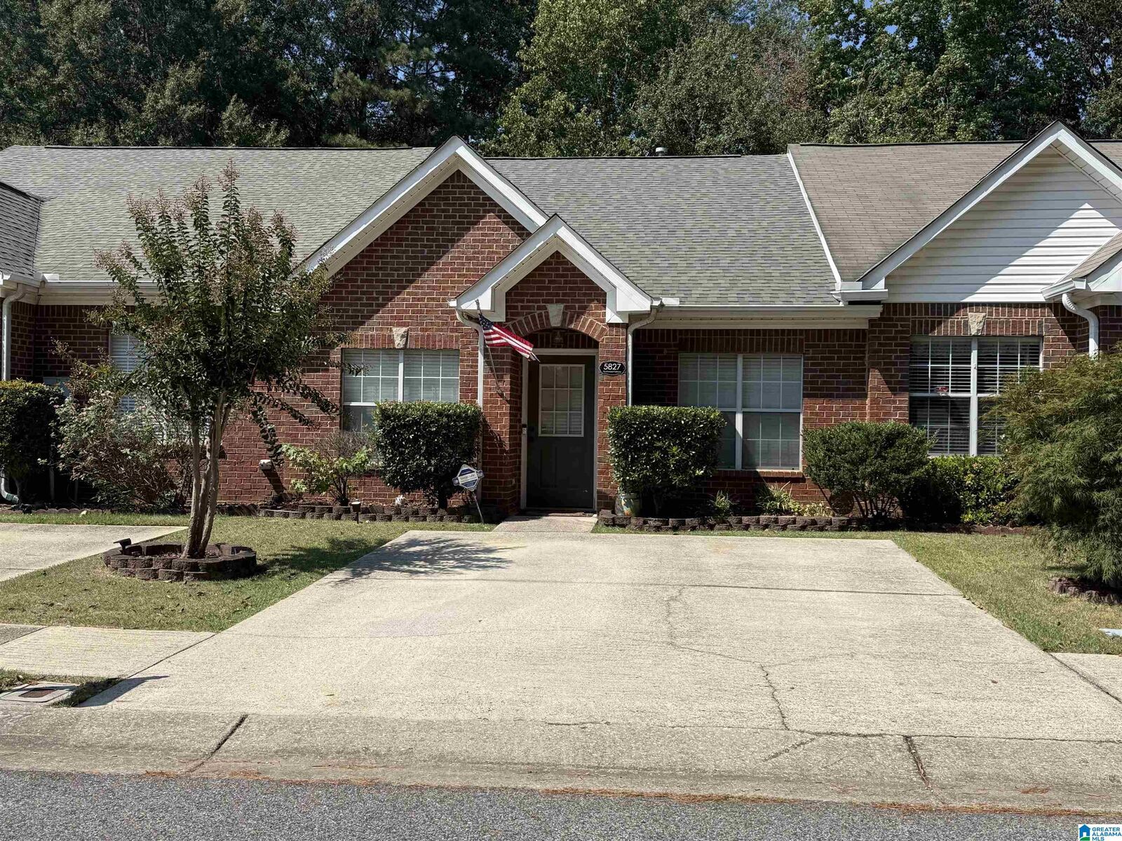 Property Photo:  5827 Southwood Parkway  AL 35022 