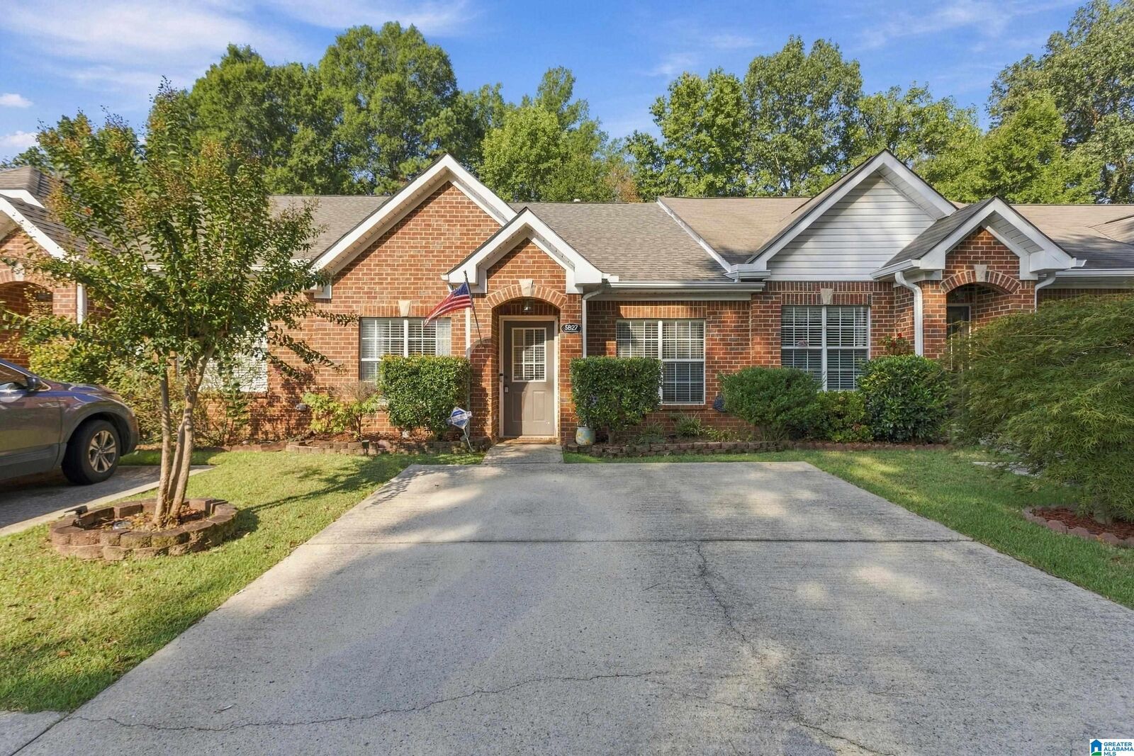 Property Photo:  5827 Southwood Parkway  AL 35022 
