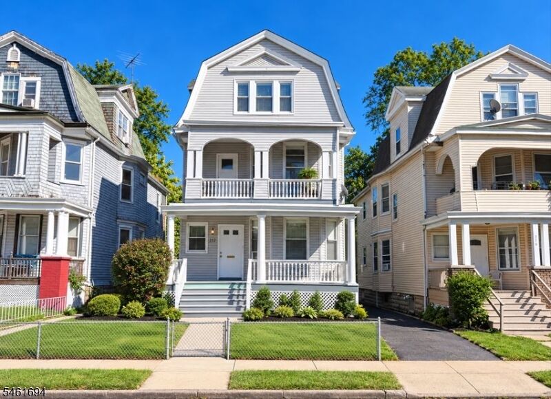 Property Photo:  254 S Burnett St  NJ 07018 