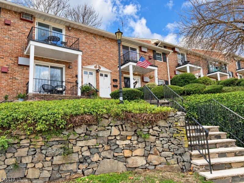 Property Photo:  320 South Street 18H  NJ 07960 