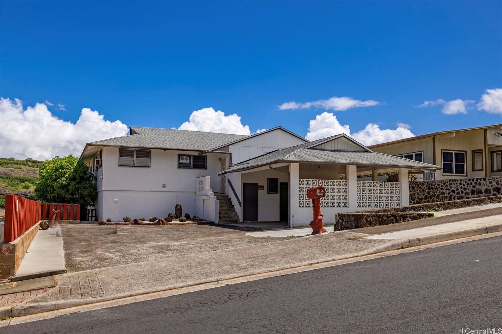 Property Photo:  1151 Ala Aloalo Street  HI 96818 