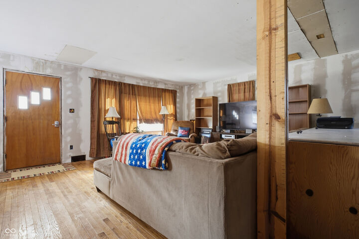 Property Photo:  4401 Weekly Drive  IN 47201 