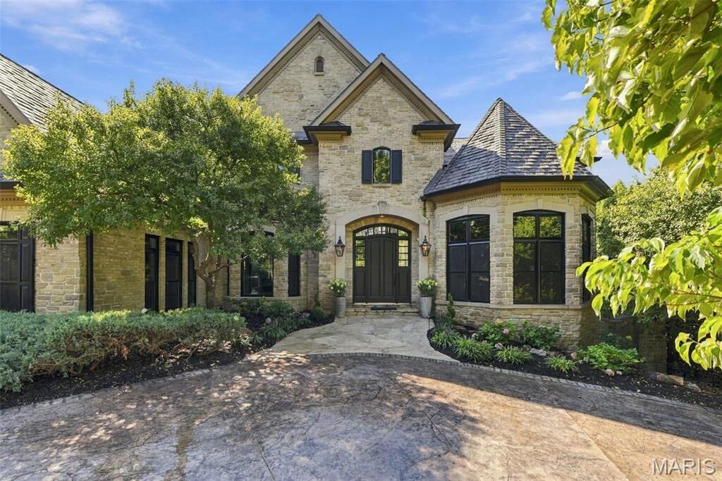 Property Photo: 26 Allegro Lake Estates Drive MO 63141