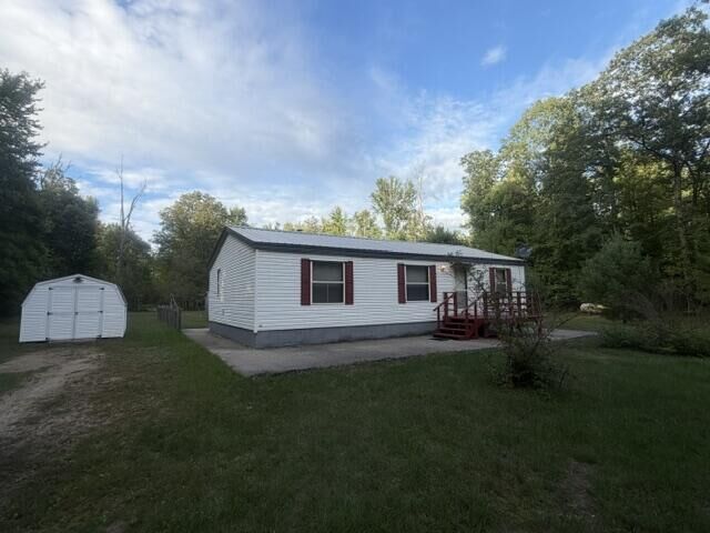 Property Photo:  1505 E Van Buren Street  MI 49349 