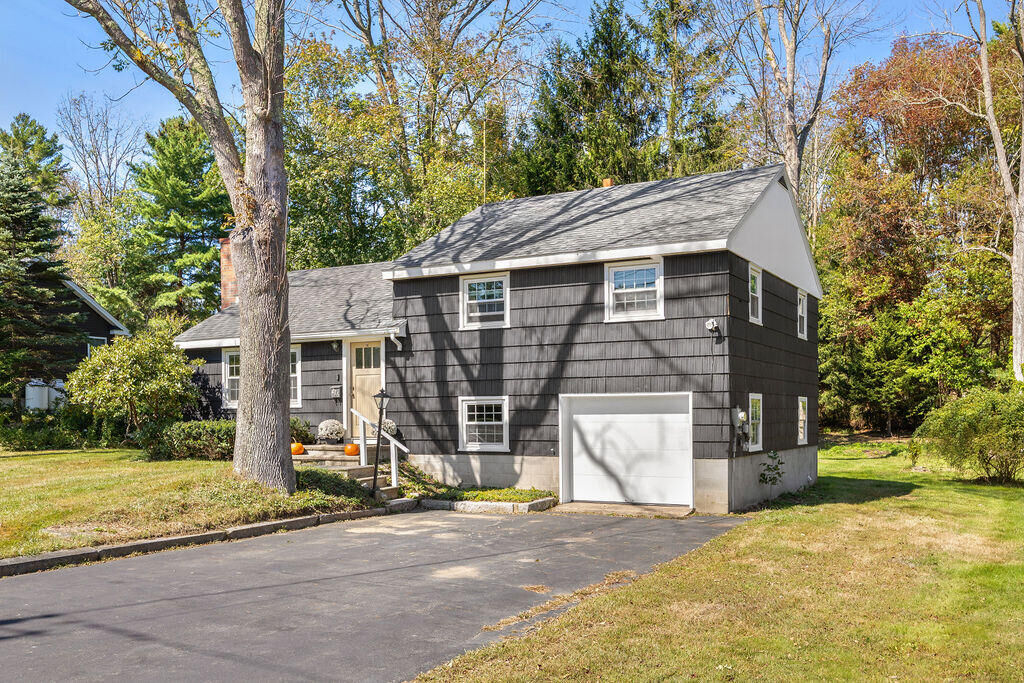 Property Photo:  216 Long Sands Road  ME 03909 