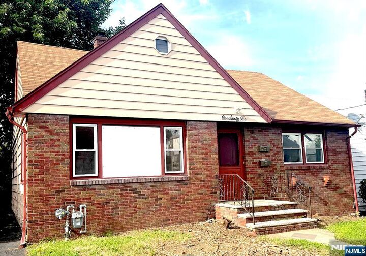 Property Photo:  162 Sheridan Avenue  NJ 07011 